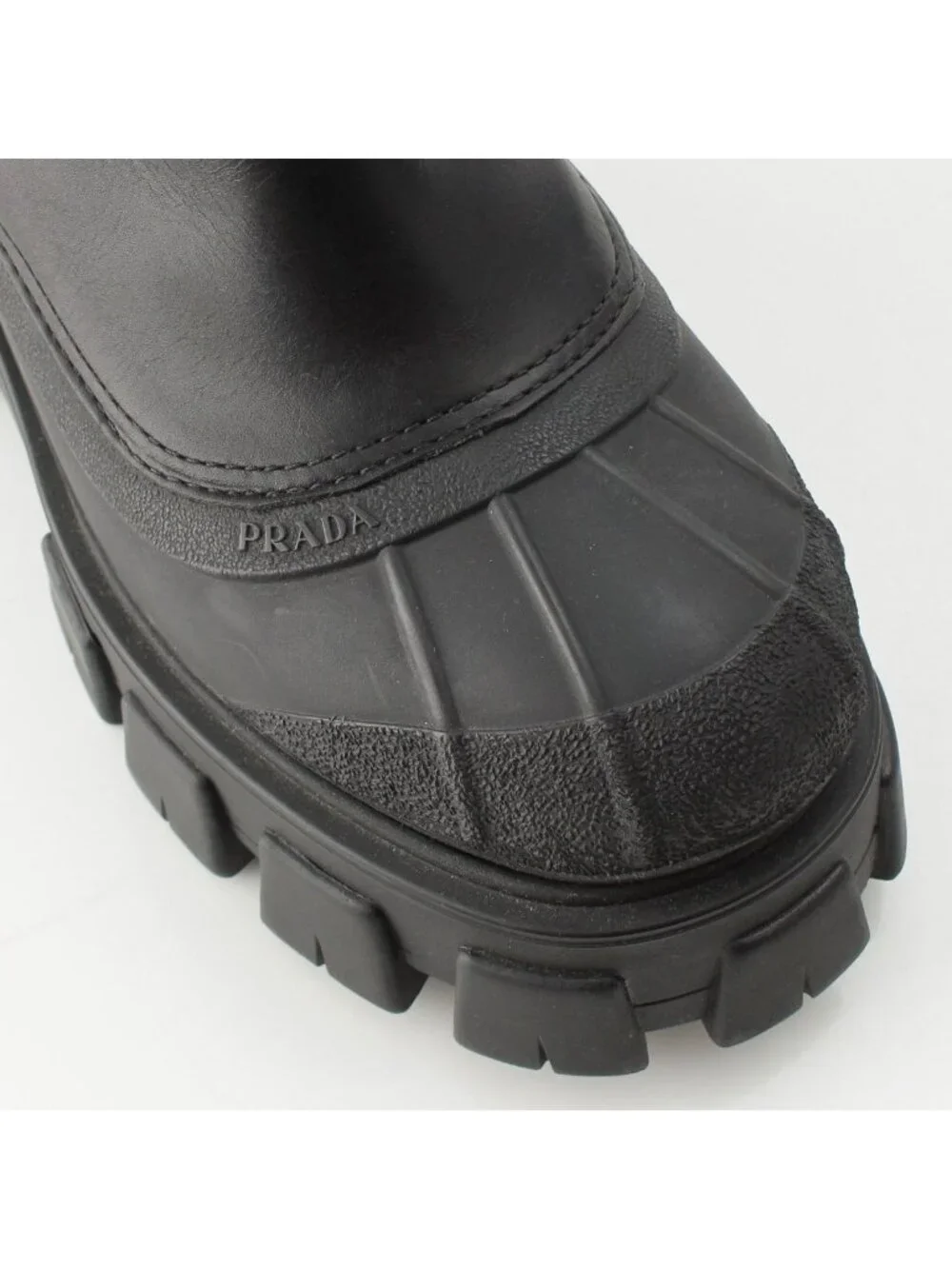 Prada item status